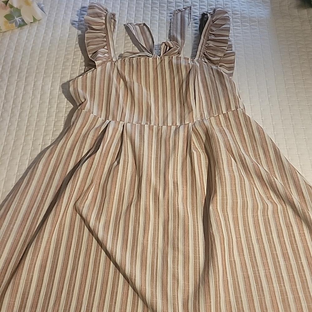 Cute apron jumper size xl.